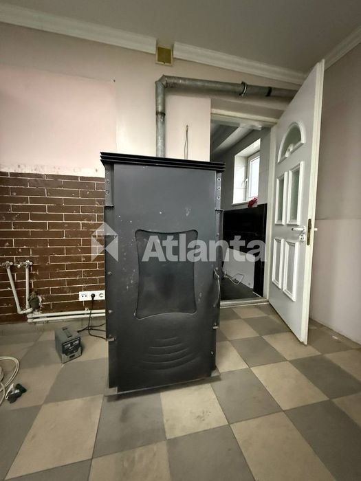Оренда приміщення та/або будинку в центрі с-ща Лужани - 252 м2