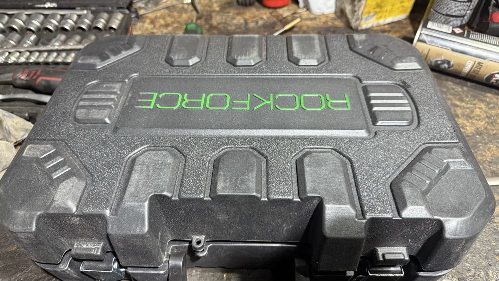 Гайковерт акамуляторный