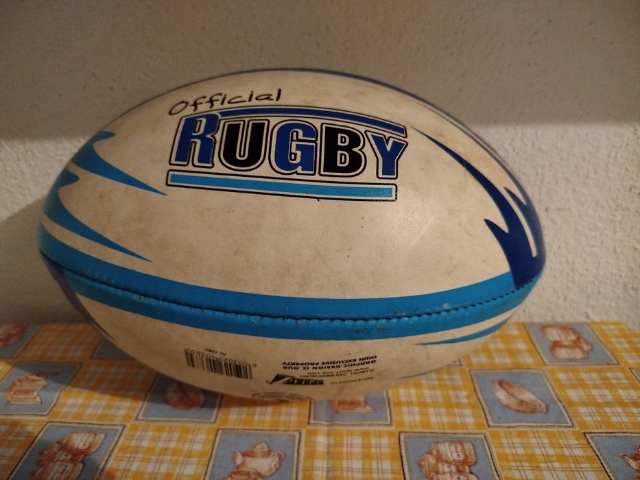 Bola  oficial râguebi