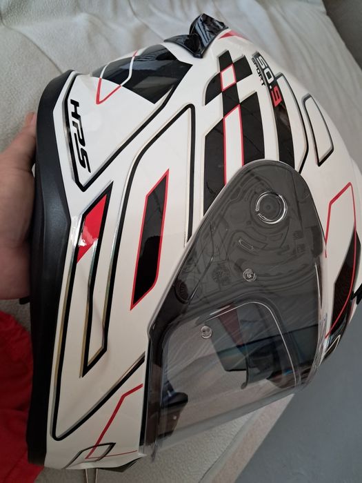 Capacete semi novo