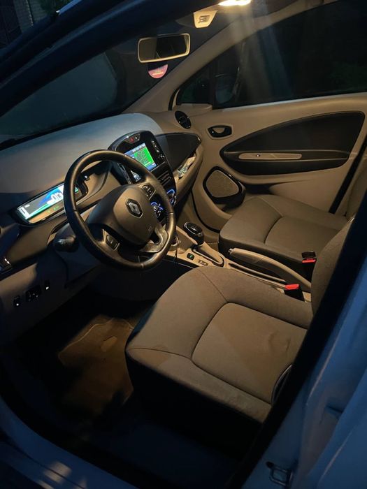 Оренда авто потижнево renault zoe 24kw