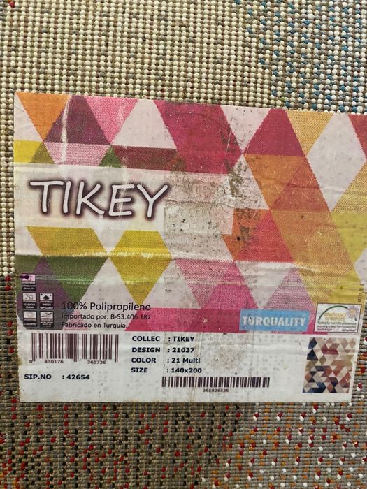 Vendo carpete multicolor