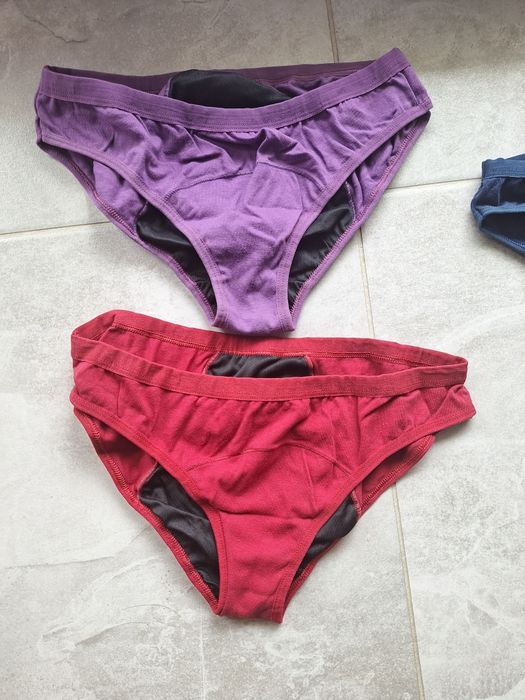 Nowe nieużywane majtki menstruacyjne  5 szt