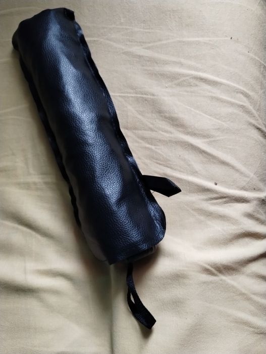 Parasolka na przednią szybę zabezpieczająca nagrzewanie auta od wewn.