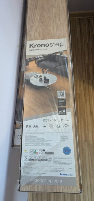 NOWE Panele podłogowe z listwami