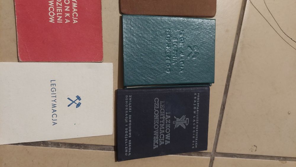 Stare legitymacje, dokumenty, cena za całość