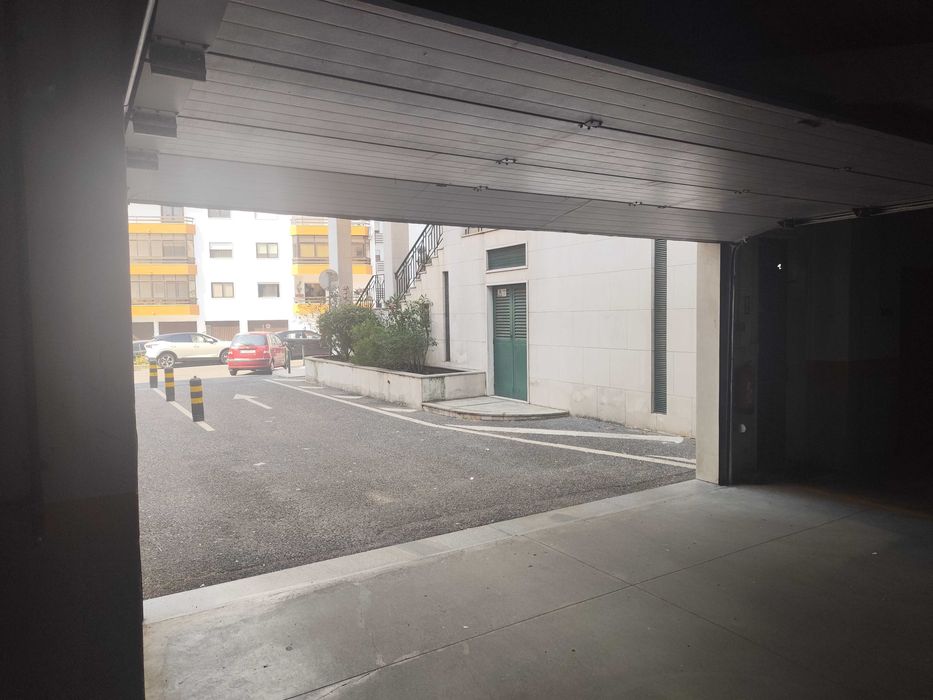 Garagem em condomínio de Massamá