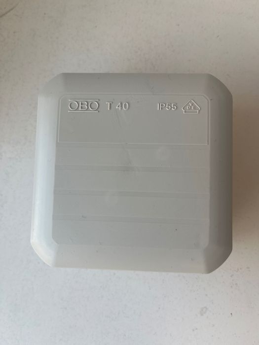 Коробка розподільча 90х90х52 IP55 зовнішня пласт.