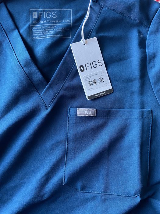 Новий медичний костюм figs