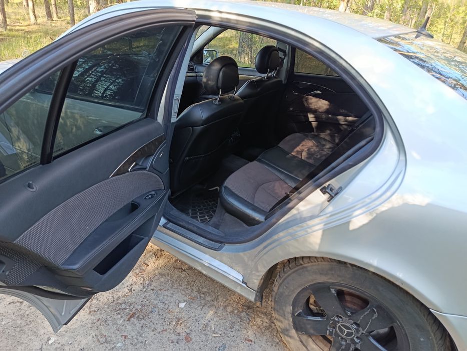 Sprzedam Mercedesa E270