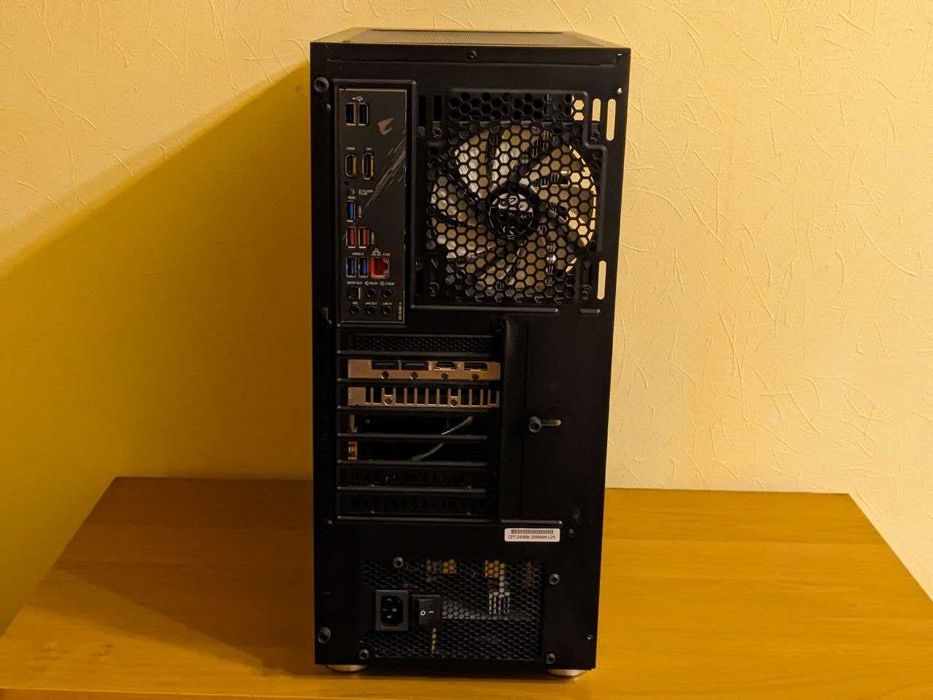 Игровой ПК / Ryzen 5 5600 / RX 6600 / 32GB RAM