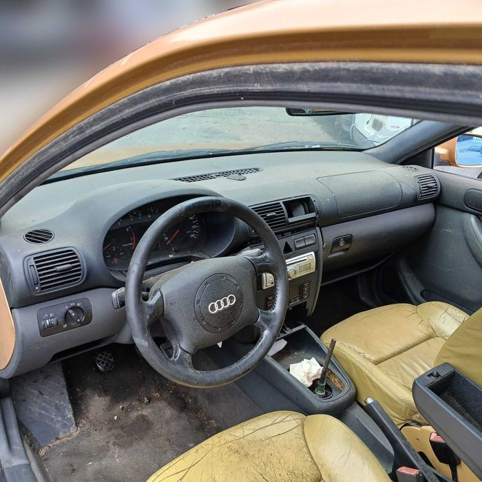 Audi A3 1.8 de 1997 - Peças Usadas