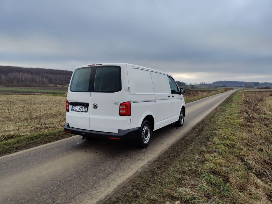 Wynajem busa dostawcze osobowe Transporter t6 Trafic long