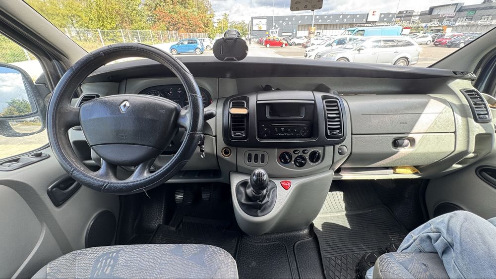 Renault Trafic 2003 rok 2,5 dci