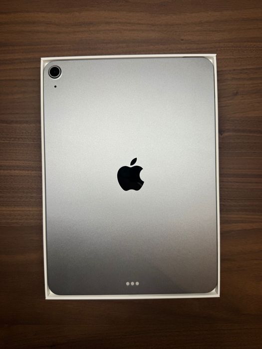 iPad Air M3 11" 256GB - Como novo, ainda na garantia