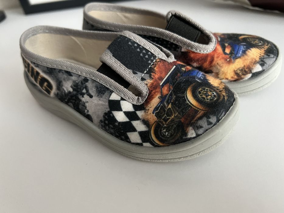 Дитячі тапочки для хлопчика