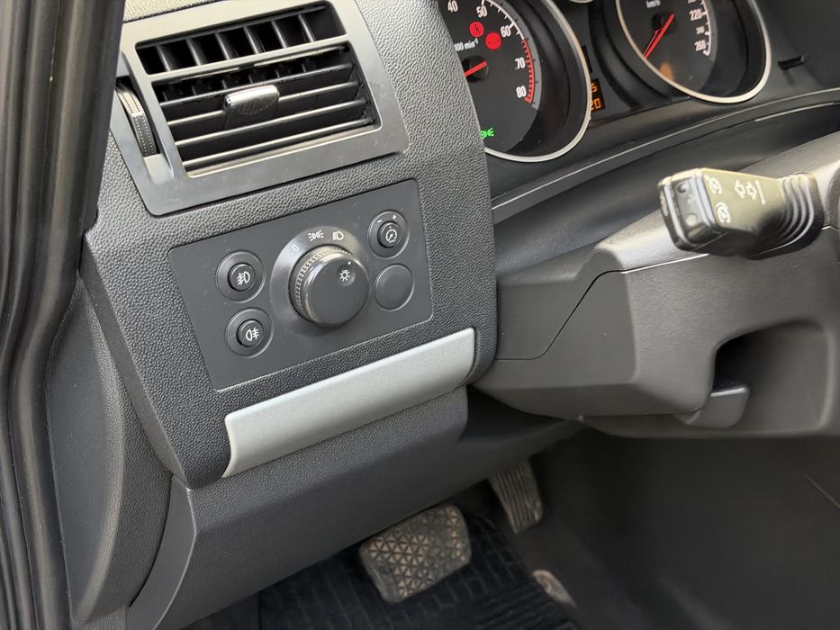 Opel Zafira A/T 1.8л