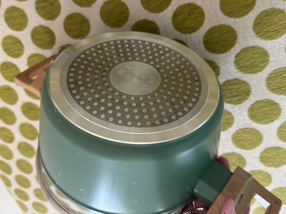 Tacho verde e madeira