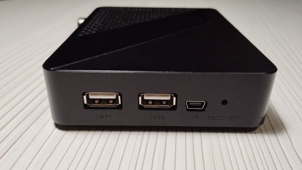 Ефірний T2 ресивер uClan Denys H.265 T2