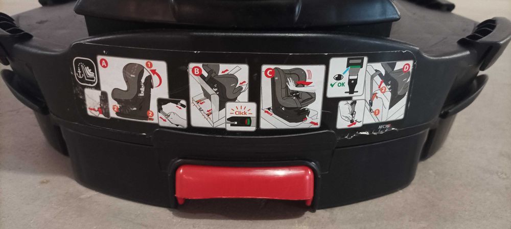 Cadeira auto 0+ com isofix e sistema de rotação