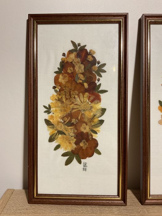 Conjunto de 4 quadros artesanais com flores secas prensadas