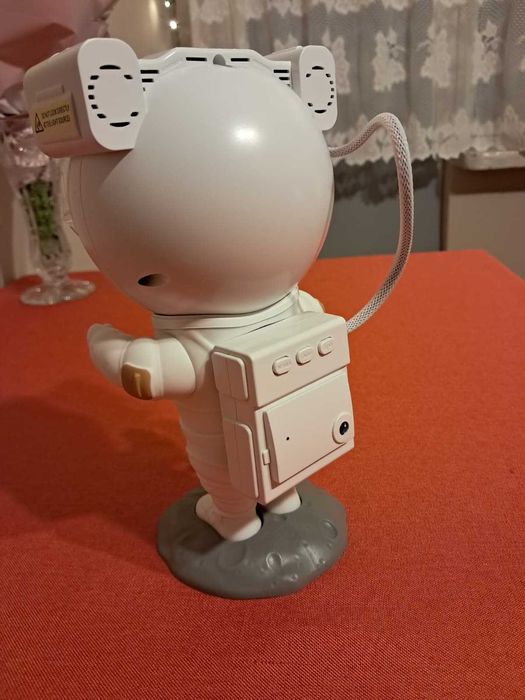 Astronauta Rzutnik Projektor Gwiazd Lampka Nocka Imitacja Kosmosu