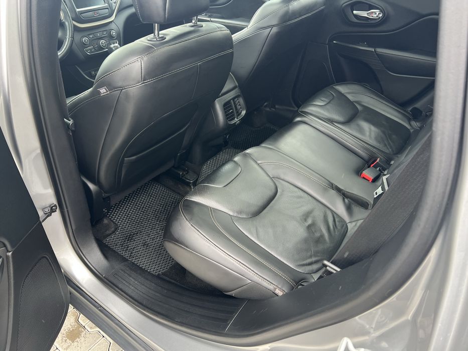 Джип Чероки 2015, 2.4 газ бензин