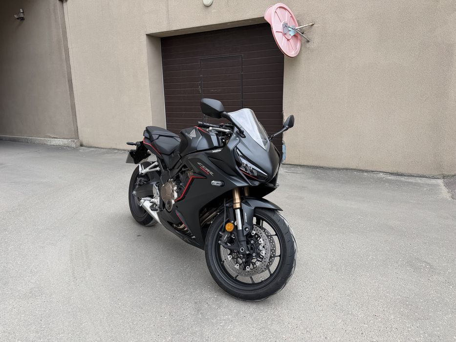 Продам Honda CBR650R