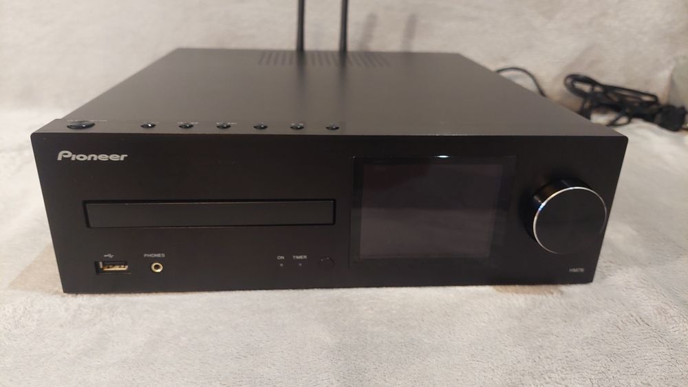 Odtwarzacz sieciowy amplituner PIONEER X-HM 76
X-HM76