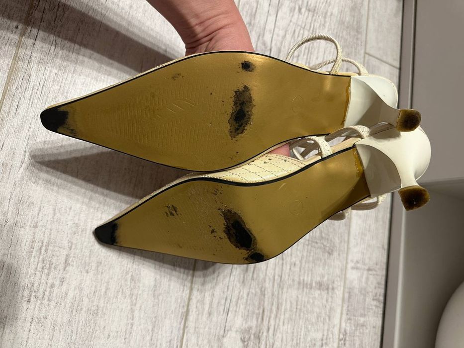 Слингбэки бежевые нарядные