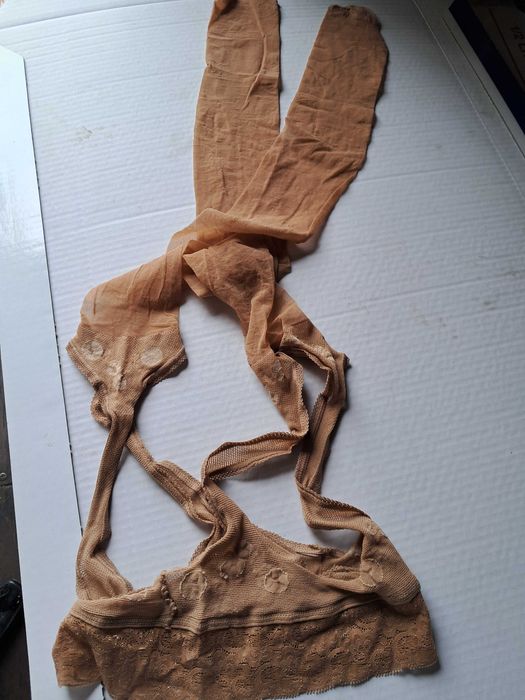 Rajstopy ze szwem i we wzory