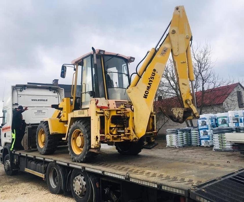 Koparko-ładowarka Komatsu WB98A 4x4 – 2000 r. – stan techniczny idealny