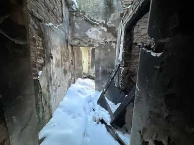 Частки будівлі, 26\100- 408,6 кв. м. Жовква, Лесі Українки, будинок 1