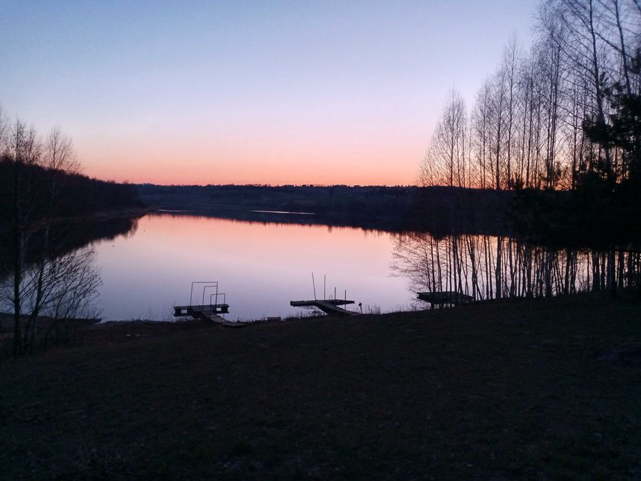 Działka rekreacyjna nad pięknym zalewem