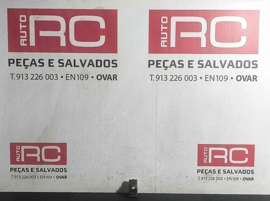 Comando / Botão / Interruptor Vidros Trás Direito 96762292ZD - PEUGEOT 308 II