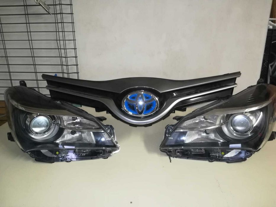 Toyota Yaris III FL Hybrid 2014–2017 – grill + reflektor lewy i prawy