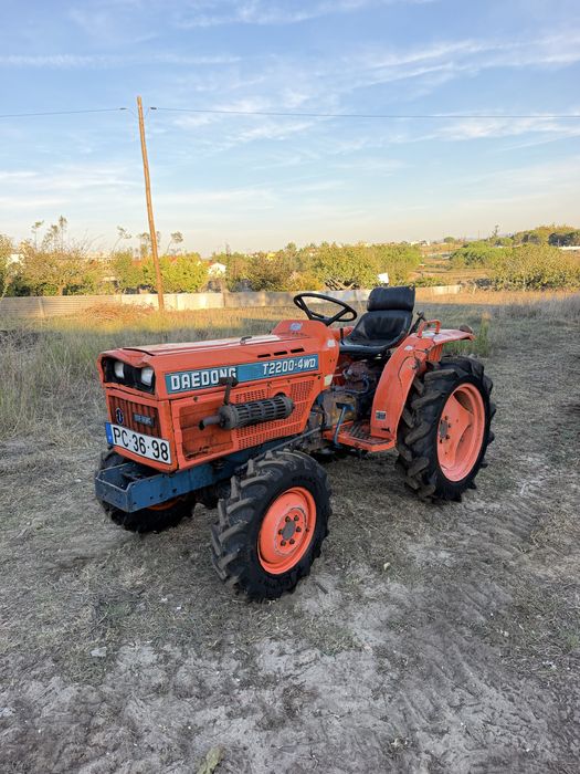 Trator Daedong 4x4 com Documentos