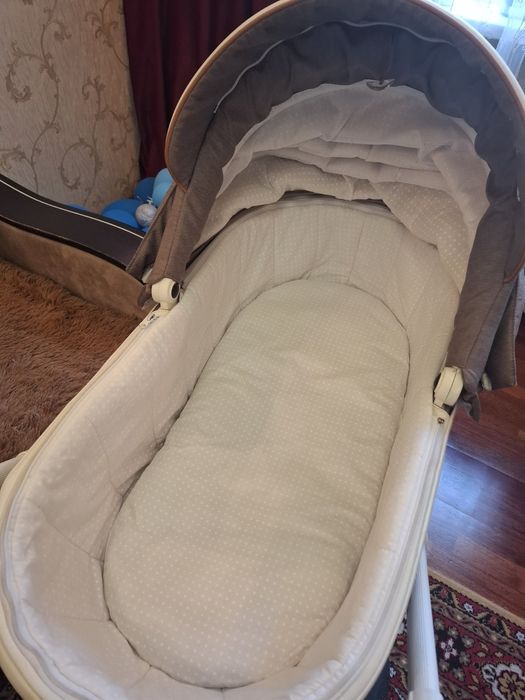 В продаже коляска