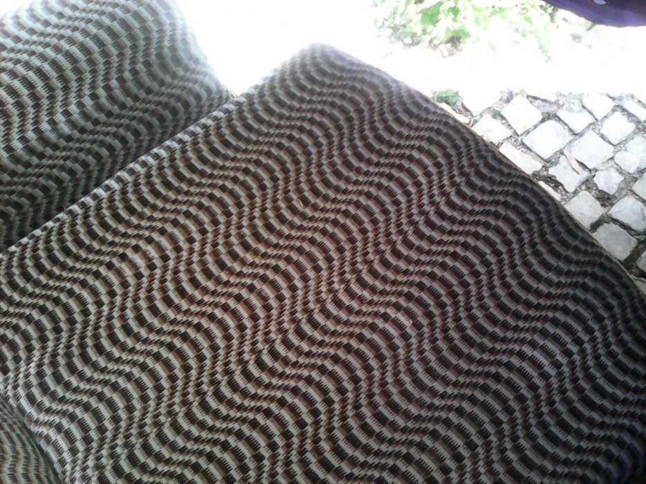 Sofá aveludado as riscas como novo