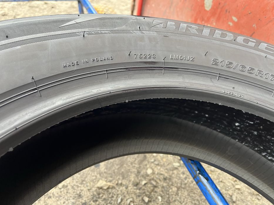 215/65/17 R17 Brigestone Blizzak LM001 4шт ціна за 1шт