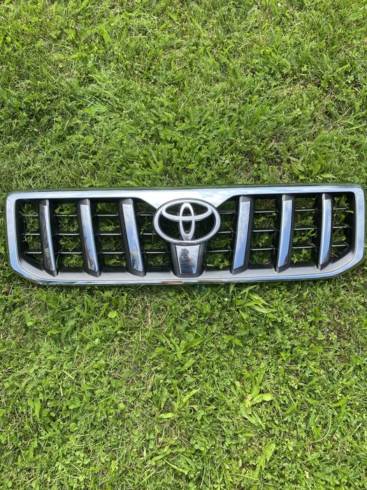 Atrapa Toyota Land Cruiser 120