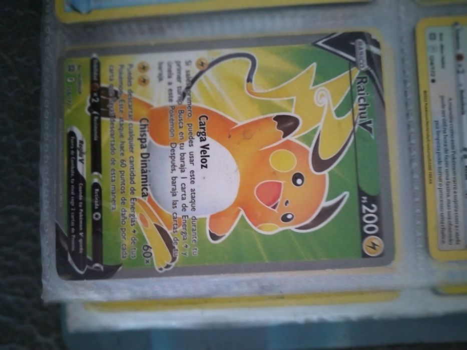 100 Cartas Pokemon de Colecção