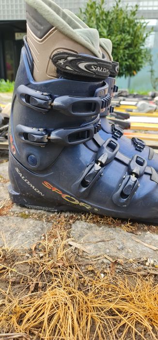 Vendo conjunto de esquis,bota e saco de transporte.