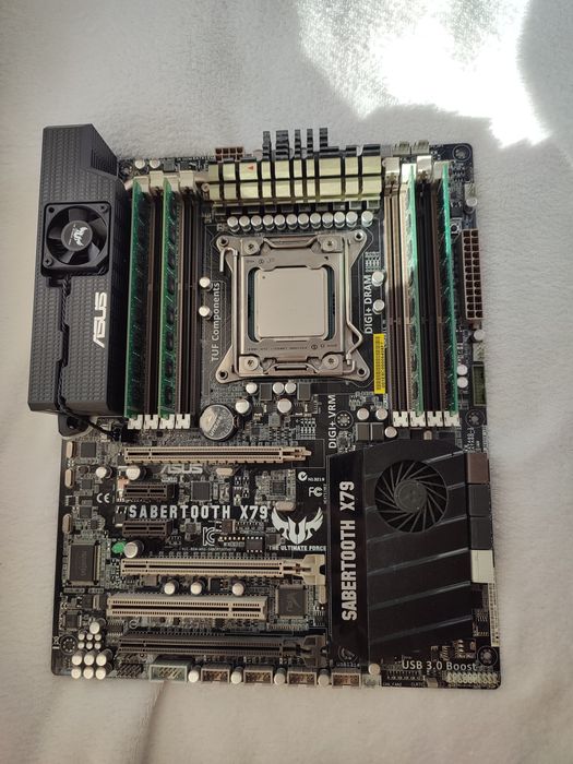 Płyta główna Asus x79 +procesor Intel core i7 + 16GB ramu