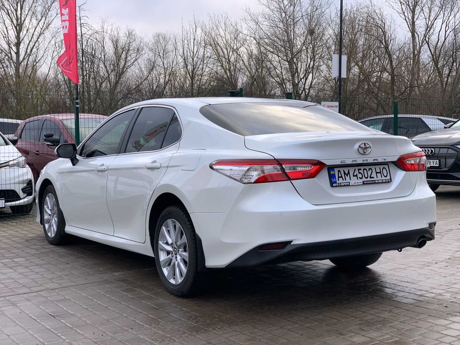 Toyota Camry 2019