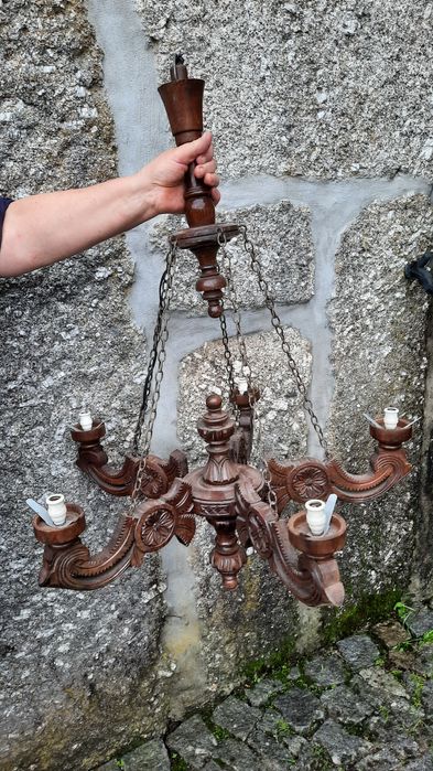 Candeeiro em pvc a imitar a madeira