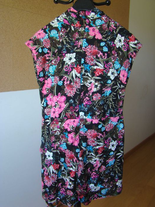 Macaco Floral Preto NOVO com Etiquetas - marca "French Connection"  tamanho PT 36 / S PVP: 95 euros
