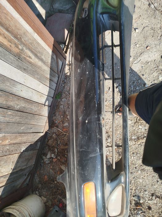 Продам передній бампер  дейво леганза