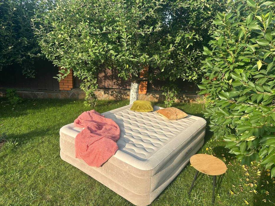 Надувная двуспальная кровать. Ліжко. Матрас. Ламзак для туризма. Насоc