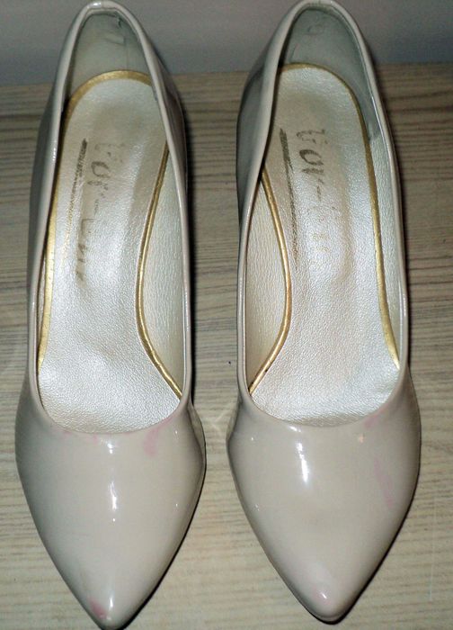 Szpilki ecru roz. 39